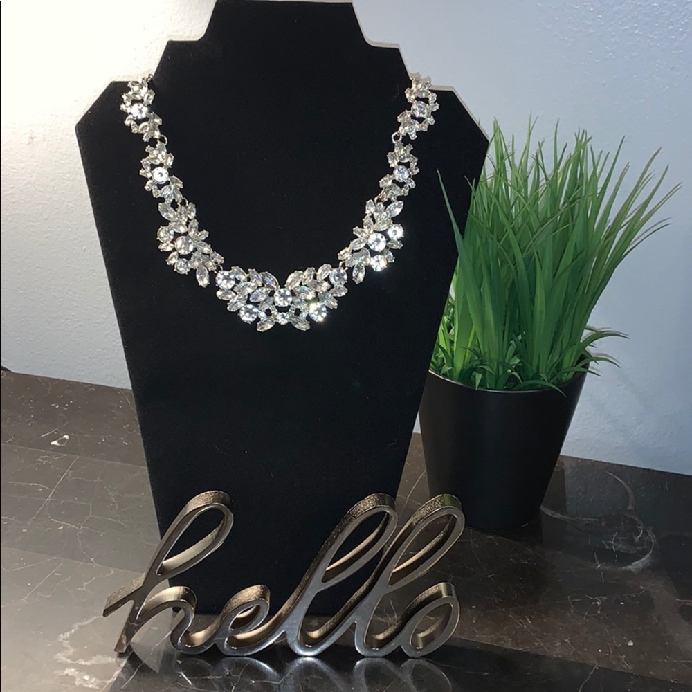 Master piece!! Beautiful diamonds!!